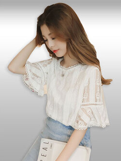 เสื้อแฟชั่นผู้หญิงสีขาวแต่งลูกไม้สวยหวาน รหัส2063