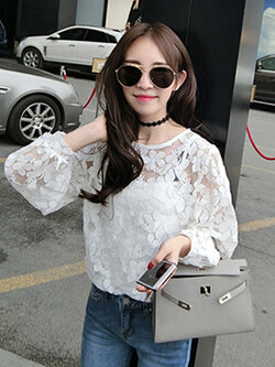 เสื้อแฟชั่นสีขาวแบบเซท ดีเทลเก๋แต่งผ้าตาข่ายถักลายดอกไม้สวยน่ารักสไตล์เกาหลี รหัส 1521