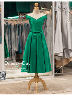 รหัส ชุดราตรีสั้น : bb056 ชุดแซก ชุดราตรี สีเขียว ผ้าไหม เปิดไหล่ ยาวเลยเข้า เรียบหรูเหมาะใส่ออกงานกลางคืน งานคอกเทล หมาะใส่ออกงานแต่งงาน งานกลางวัน กลางคืน ชุดเพื่อนเจ้าสาว