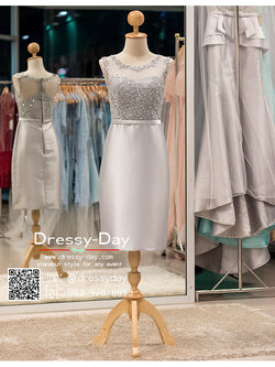 รหัส ชุดราตรี : PFS039 ชุดแซกผ้าลูกไม้งานสวยตกแต่งกริตเตอร์ ชุดราตรีสั้นหรูสีเทาเงิน สวย สง่า ดูดีแบบเจ้าหญิง ใส่เป็นชุดไปงานแต่งงาน งานกาล่าดินเนอร์ งานเลี้ยง งานพรอม งานรับกระบี่