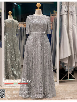 รหัส ชุดราตรีคนอ้วน : PFL047 ชุดราตรียาวคนอ้วน สกรีนงานเพชรทั้งชุดรูปดอกไม้ มีแขน ปิดหลัง สวยหรู สีเทาเงิน ชุดแม่เจ้าสาวอ้วน ชุดไปงานแต่งงานคนอ้วน