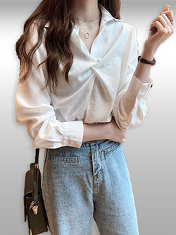 เสื้อแฟชั่นสีขาวคอวีแต่งปกสไตล์เรียบหรู รหัส2200