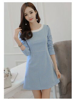 ชุดเดรสผ้านีตติ้ง เนื้อผ้านุ่มลายตารางสีฟ้าขาว