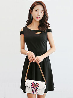 ชุดเดรสแฟชั่นแขนกุด แต่งสายคาดช่วงต้นแขนแบบยางยืดสวยหรูสไตล์เกาหลี รหัส 1701-สีดำ