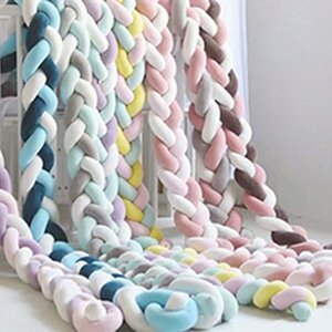 หมอนเกลียว knot pillow