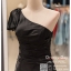 รหัส ชุดราตรีสั้น :PF140 ชุดราตรีสั้นผ้าซาติน เดรสออกงานไหล่เฉียง ชุดไปงานแต่งงานสีดำ ชุดแซกงานสวยมาก แบบประดับโบว์เพิ่มความน่ารัก