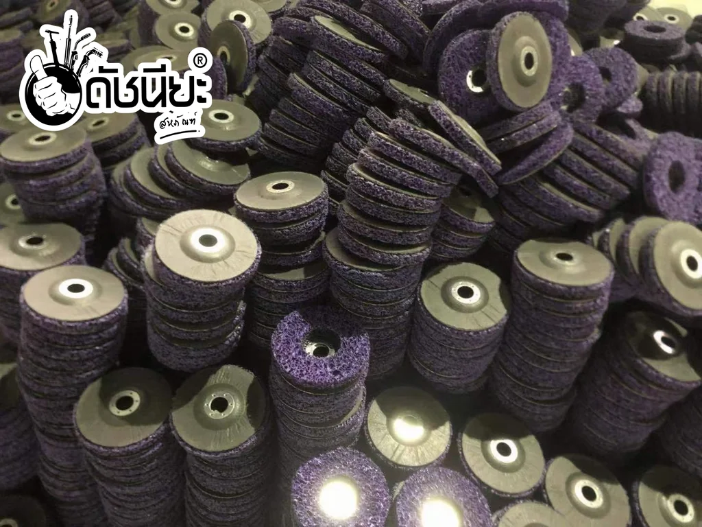 จานขัดใยสาหร่าย4นิ้ว สีม่วง เนื้อหยาบ แบบมีฝาหลัง CLEAN AND STRIPE DISC PURPLE 100x16MM. ใบขัดสาหร่าย ขัดสนิม,ลอกสี,ลอกสีปูน,ขัดลอกสีเดิม,ทำความสะอาด,ลบรอยเชื่อม ไม่กินเนื้องาน Purple: Heavy-duty grinding for tougher applications.