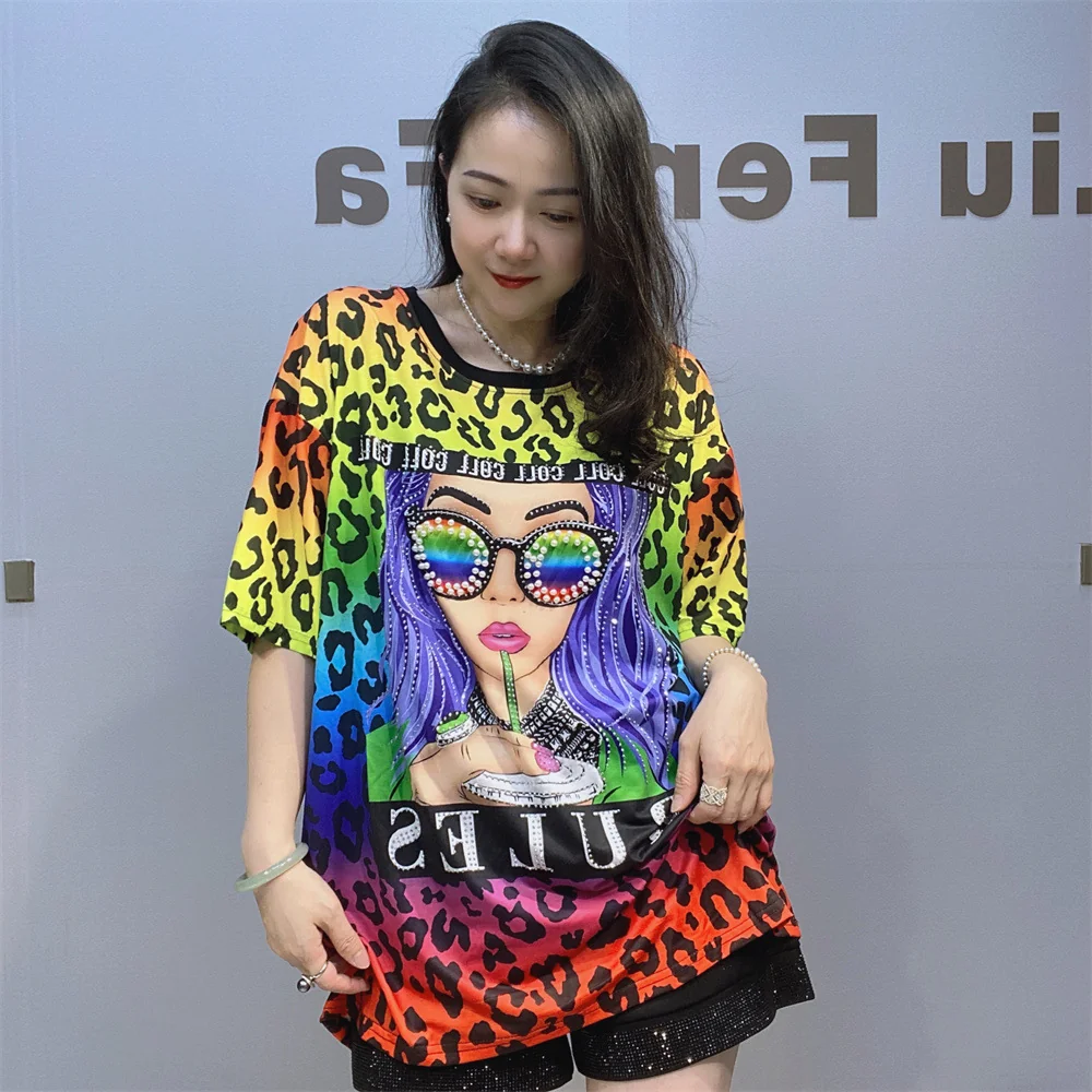 Shirt เสื้อยืดแขนสั้นลายเสือดาวประดับลูกปัดดีไซน์เก๋ไก๋สำหรับฤดูร้อนเนื้อผ้าใส่สบายไม่ร้อนไม่คัน สไตล์เกาหลี ใหม่สุดฮอตสำหรับผู้ชายและผู้หญิง Fashion Leopard Print T Shirts Women Summer Clothes Casual Character Pattern Diamonds Shirt เสื้อยืดแขนสั้นลายเสือดาวประดับลูกปัดดีไซน์เก๋ไก๋สำหรับฤดูร้อนเนื้อผ้าใส่สบายไม่ร้อนไม่คัน สไตล์เกาหลี ใหม่สุดฮอตสำหรับผู้ชายและผู้หญิง Fashion Leopard Print T Shirts Women Summer Clothes Casual Character Pattern Diamonds