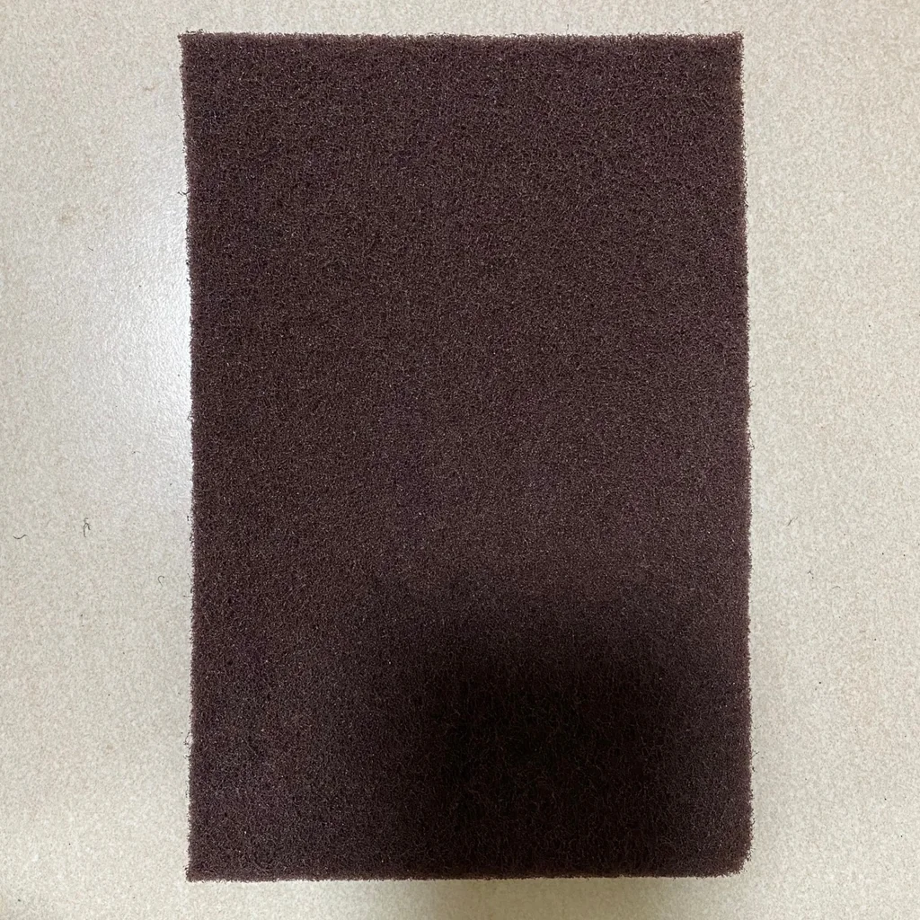 แผ่นขัดใยสังเคราะห์ 6นิ้วx9นิ้ว #240 สีน้ำตาลขัดละเอียด FIBER POLISHING PAD BROWN 6"x9" แผ่นใยขัดสำหรับงานอุตสาหกรรม ใช้ทนทานกว่ากระดาษทราย ขัดงานได้ทั้งในที่แห้ง ในน้ำ ในสารเคมี