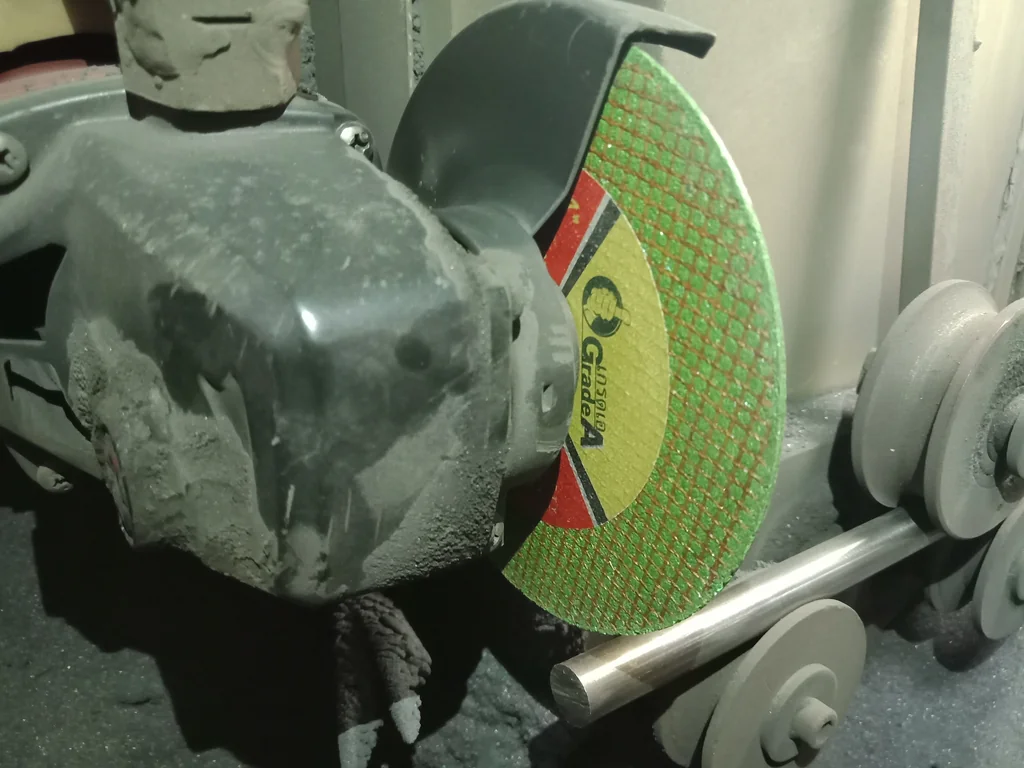 สีเขียว ใบตัด 4 นิ้วบาง1มม.ใย2 ชั้น GREEN CUTTING DISC4" DOUBLE NET 107x1.0x16MM.สำหรับตัดสแตนเลส เหล็ก อลูมิเนียม เหล็กหล่อ อัลลอยสตีล คม ไร้รอยไหม้ รอยตัดไม่เป็นสนิม ใบตัดเหล็ก