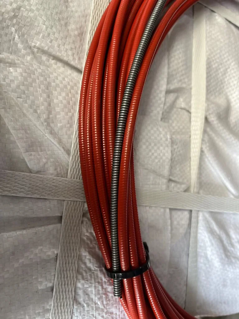 20เมตร สายไลน์เนอร์สำหรับสายเชื่อมซีโอทูที่ใช้ลวดขนาด 1.0-1.2มม. Wire Liner for Co2 used wire size 1.0-1.2mm. Liner length 20m.