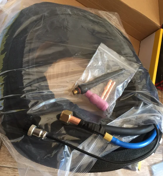 สายเชื่อม อาร์กอน WP26 แก๊สรวม สายผ้ากันสะเก็ดไฟยาว 8เมตร TIG Torch with Accessories WP26 Fireproof Jacket SET high Quality Length 8m ดัชนียะ สหภัณฑ์ image 3 สายเชื่อม อาร์กอน WP26 แก๊สรวม สายผ้ากันสะเก็ดไฟยาว 8เมตร TIG Torch with Accessories WP26 Fireproof Jacket SET high Quality Length 8m ดัชนียะ สหภัณฑ์ image 3