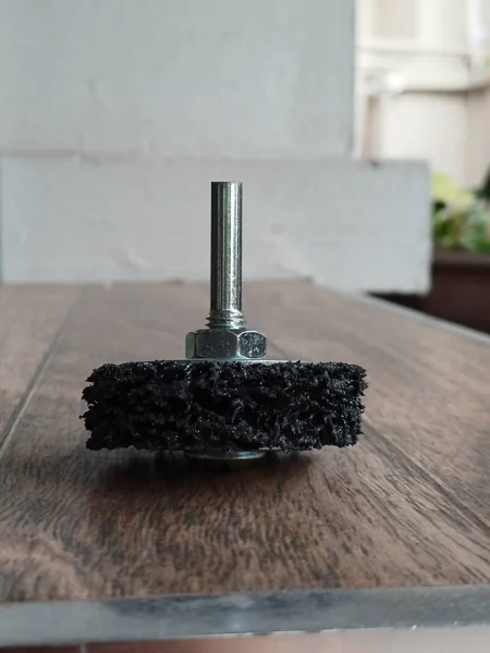 ลูกขัดใยสาหร่ายสีดำ2นิ้วแบบมีแกน6มม. ขนาด SIZE 50x12.8x6MM.CLEAN AND STRIPE Shank Wheel (Black) ขัดลอกสี ขัดสนิม ขัดทำความสะอาดรอยเชื่อม ดัชนียะ สหภัณฑ์ image 4