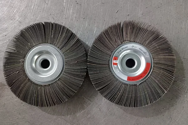 เบอร์#180 ล้อทรายตั้ง ขนาด 6นิ้วหนา1นิ้วรู16มม.ล้อทรายไม่มีแกน FLAP WHEEL 6"X1" HOLE 16MM. GRIT#180 ขัดลบรอยเชื่อม ลบรอยต่อ ขัดเงา ขัดลายบนสเตนเลส โลหะ และลบครีบส่วนเกิน ดัชนียะ สหภัณฑ์ image 3 เบอร์#180 ล้อทรายตั้ง ขนาด 6นิ้วหนา1นิ้วรู16มม.ล้อทรายไม่มีแกน FLAP WHEEL 6"X1" HOLE 16MM. GRIT#180 ขัดลบรอยเชื่อม ลบรอยต่อ ขัดเงา ขัดลายบนสเตนเลส โลหะ และลบครีบส่วนเกิน ดัชนียะ สหภัณฑ์ image 3