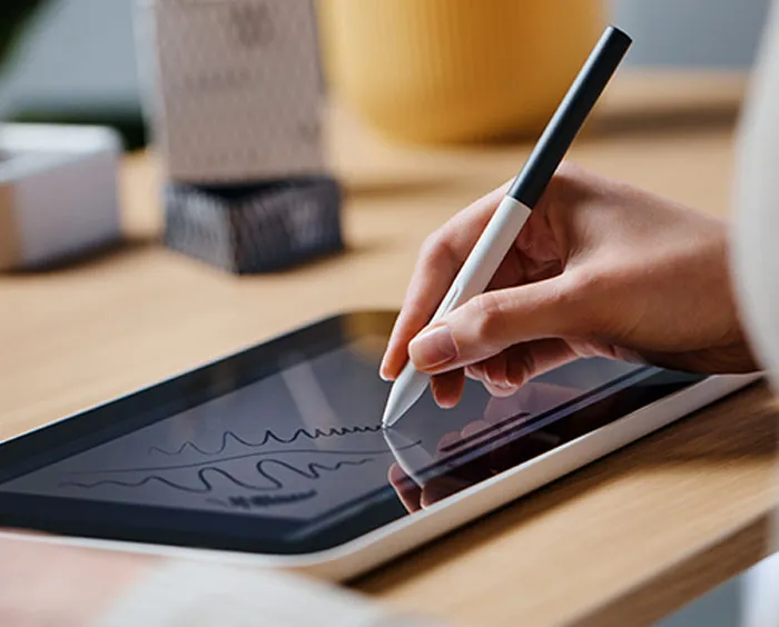 Wacom One 12 / 13 Touch เม้าส์ปากกา พร้อมหน้าจอสำหรับวาดภาพกราฟิก เชื่อมต่อได้ทั้ง Android , Mac, Windows และ Chromebook